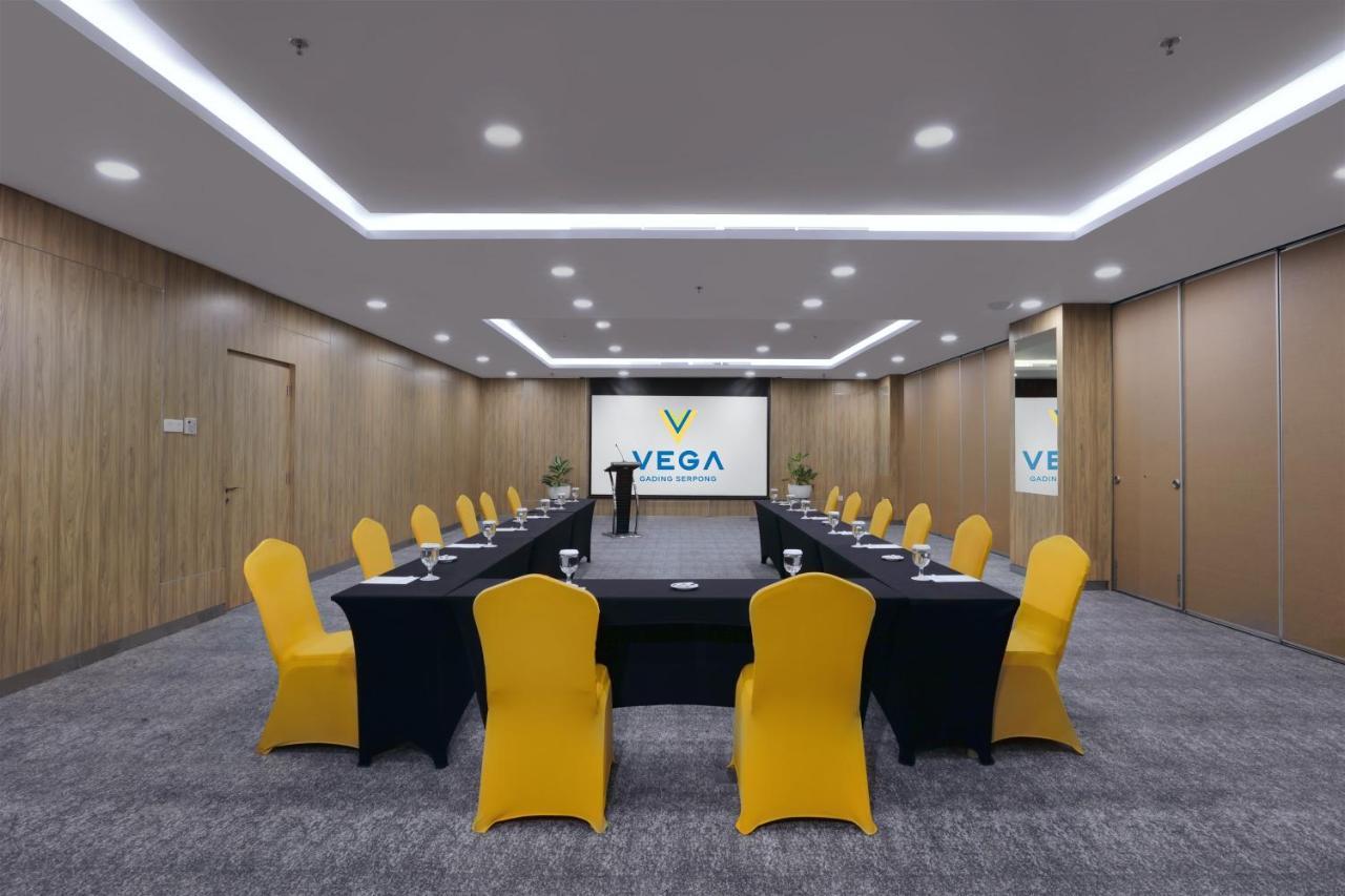 Vega Hotel Gading Серпонг Екстериор снимка