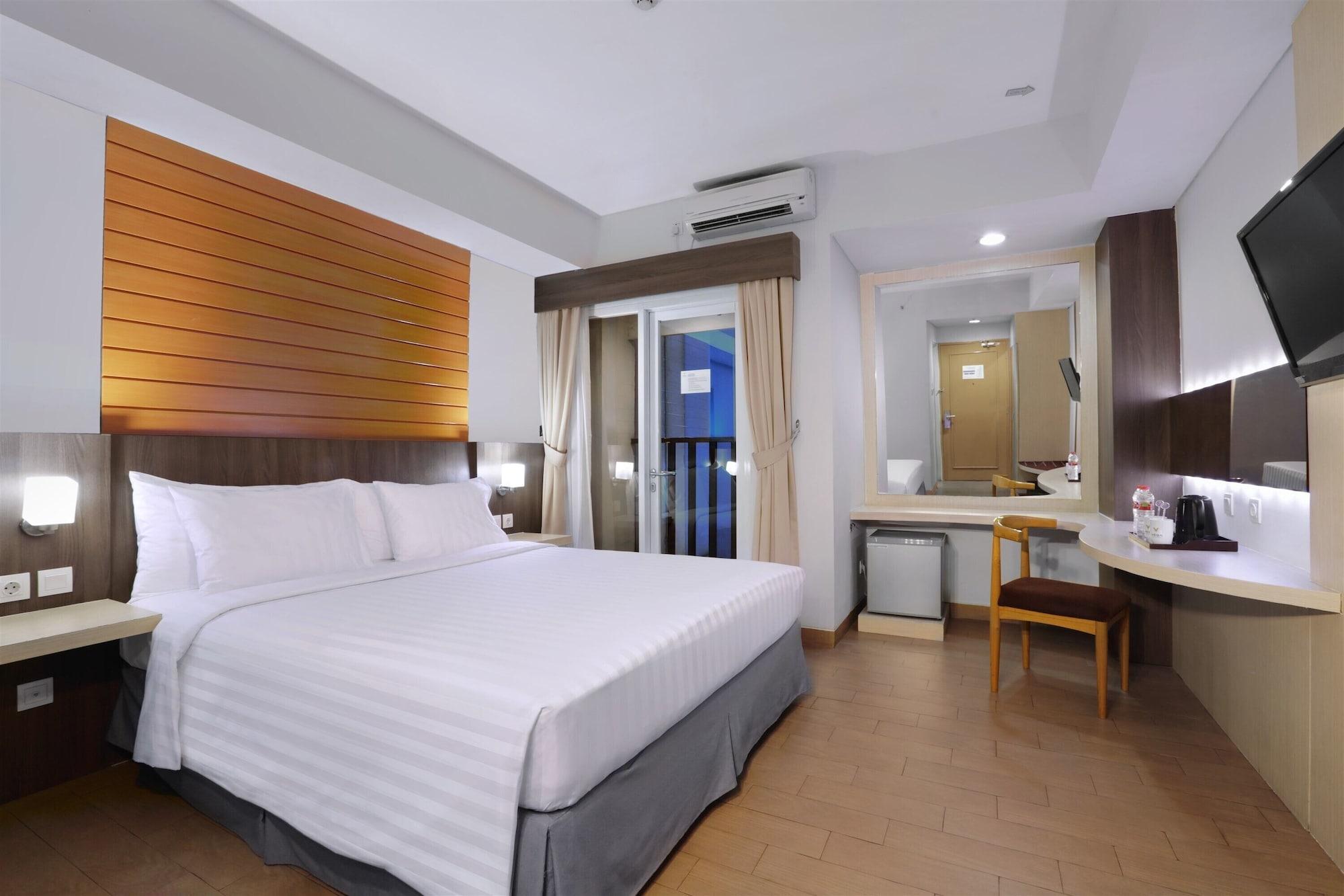 Vega Hotel Gading Серпонг Екстериор снимка